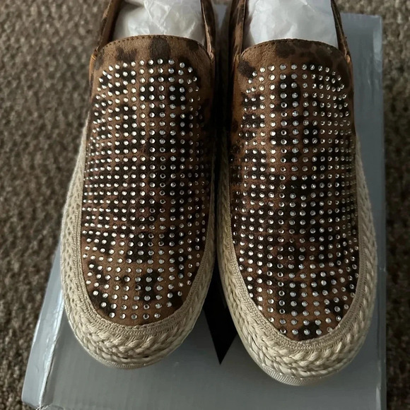 Volatile Bandwagon platform bedazzled shoes Sz 6.5 NWB - Picture 4 of 5